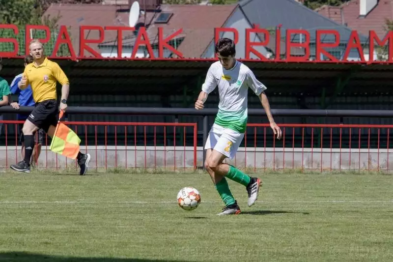 Dorost přišel o výhru v nastavení. Divizi vede o šest bodů