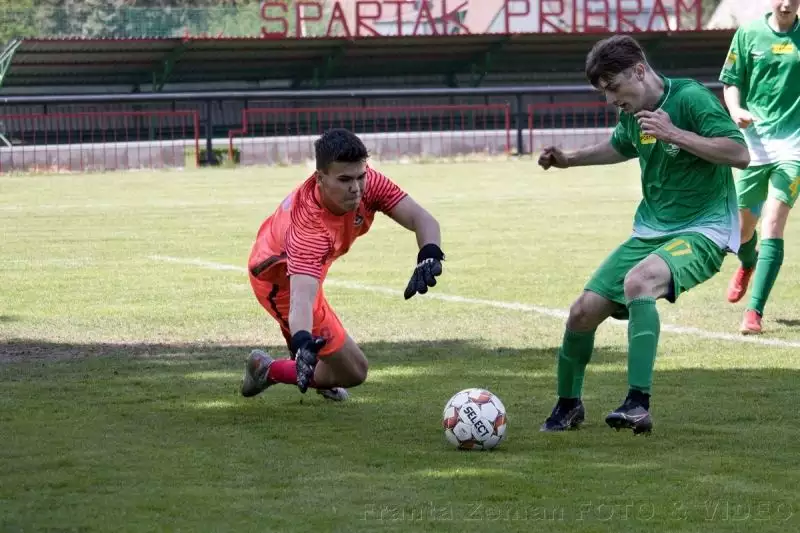 V Příbrami úřadoval čtyřgólový Matěj Smrž