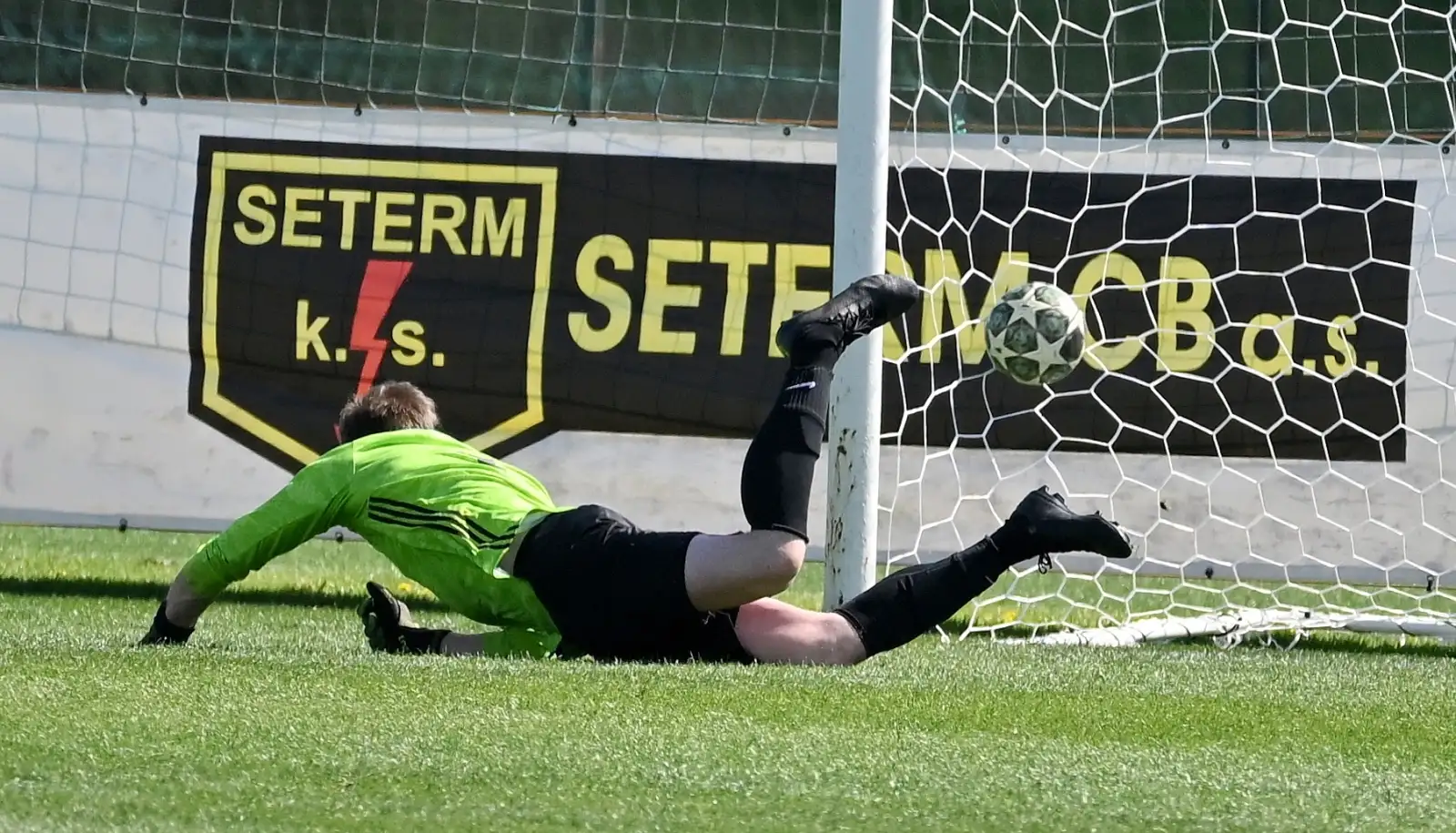 Dorosty vyšly z derby bez bodů, žáci porazili Benešov