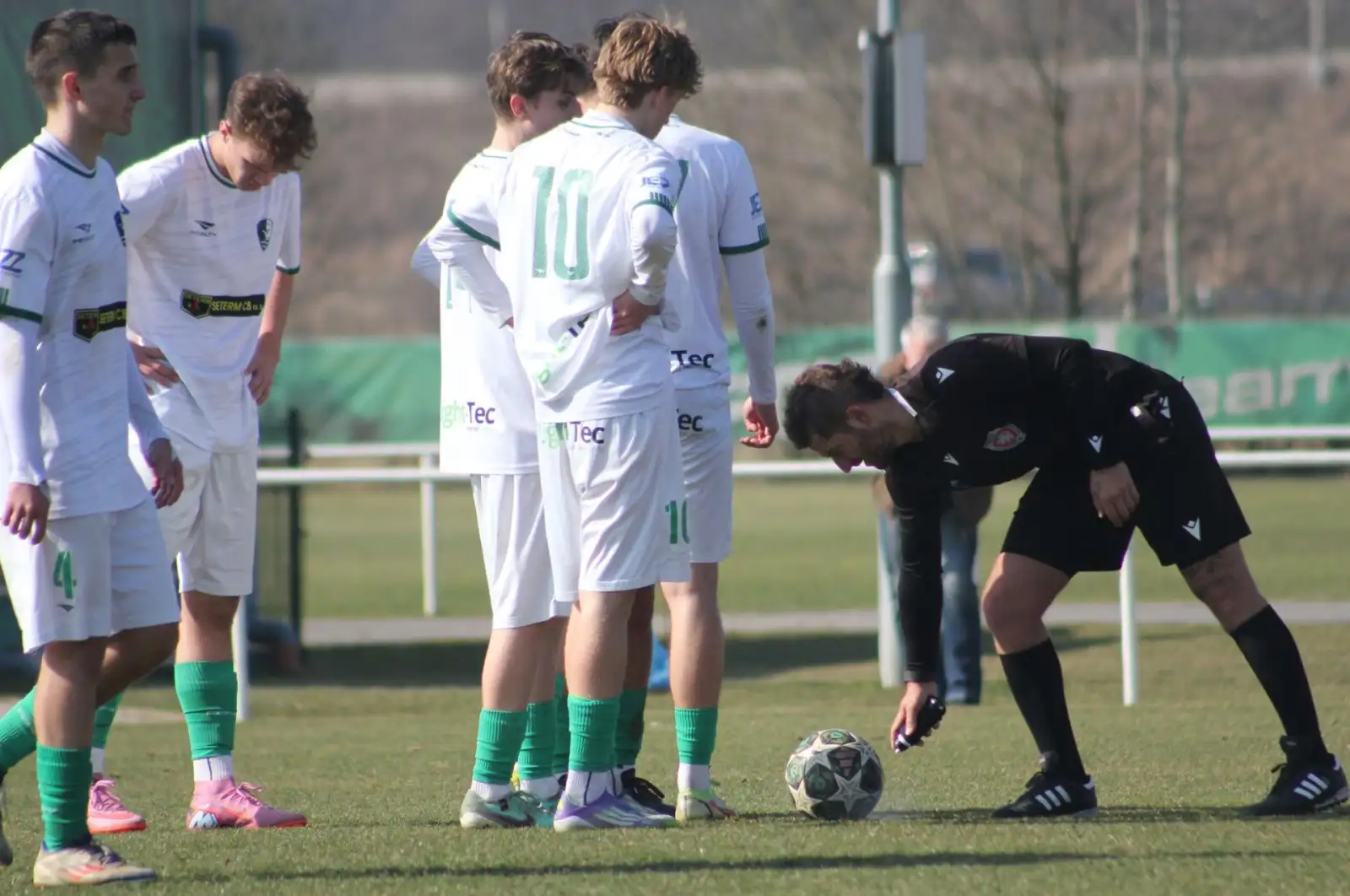 Starší dorost desátou výhru v řadě nepřidal. Sedmnáctka přivezla všechny body