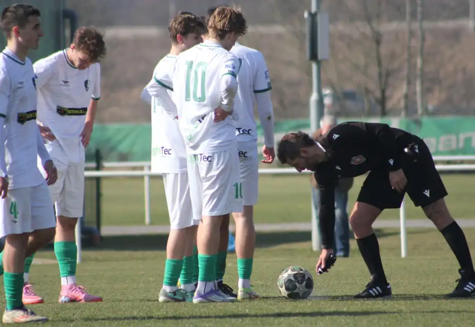 Starší dorost desátou výhru v řadě nepřidal. Sedmnáctka přivezla všechny body