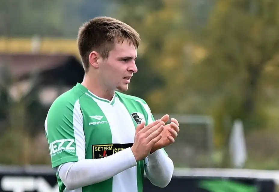 Půltucet gólů. B-tým zvládl šlágr v Černém Dubu na jedničku