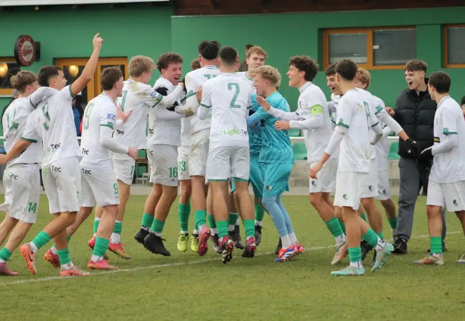 Devatenáctka vyhrála první polovinu třetí ligy. Sedmnáctka se umístila sedmá